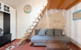 Medieval Tower House Near Ponte Vecchio - Florence